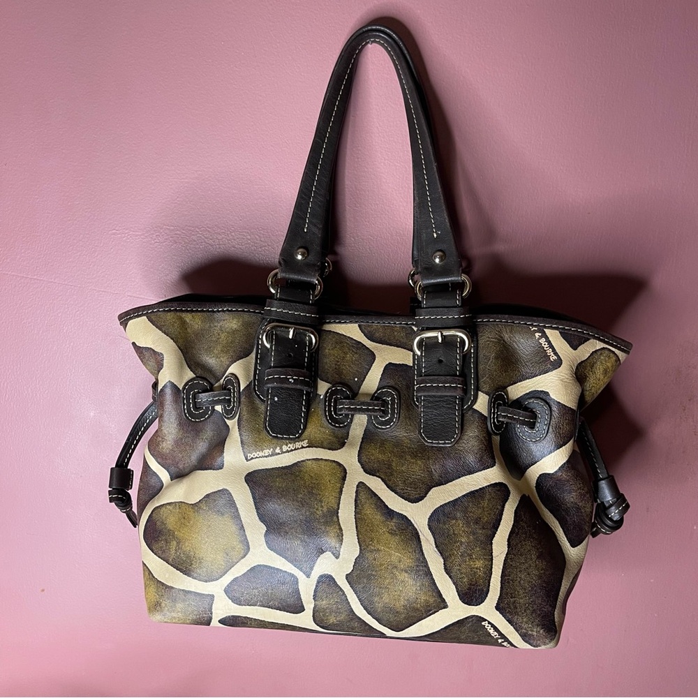 Dooney & Bourke Brown and Tan Giraffe Print shoulder bag limited edition - Picture 3 of 12